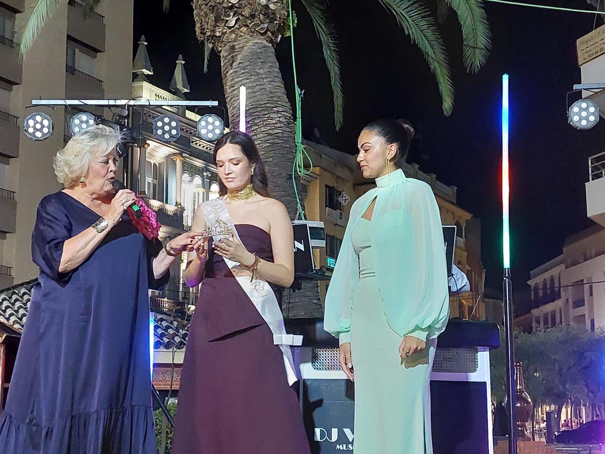 Claudia Mulero Álvarez fue coronada reina de la Asociación de Vecinos Zona Centro 