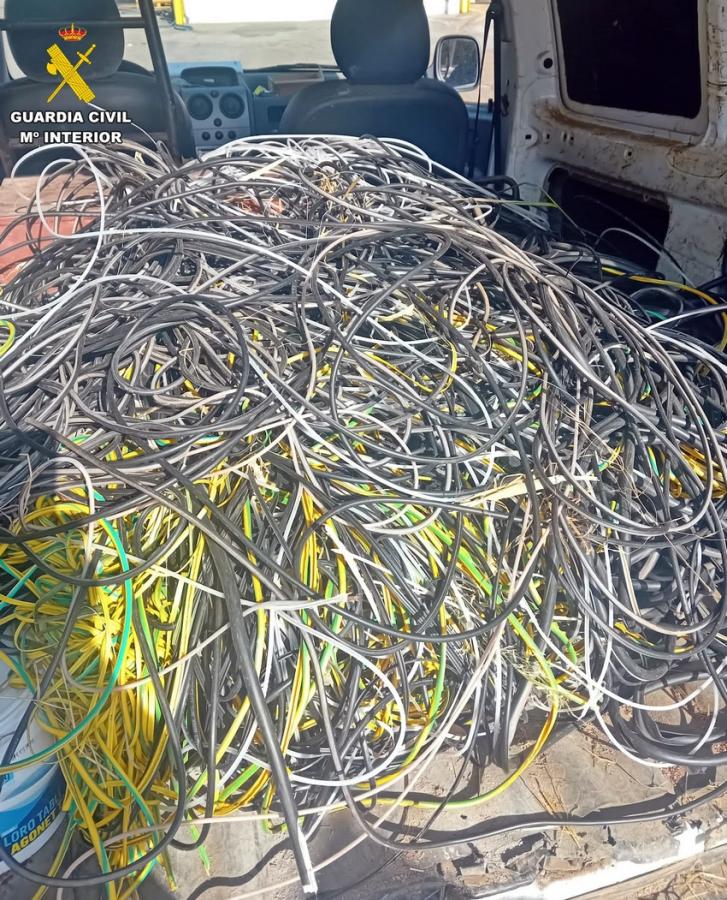 Detenidos los autores del robo de cableado público de Villalba de los Barros