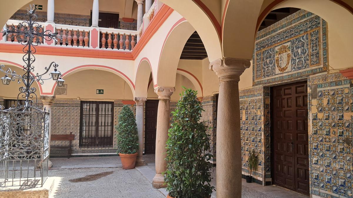 El ayuntamiento formaliza una nueva póliza de seguro de vida para sus empleados 