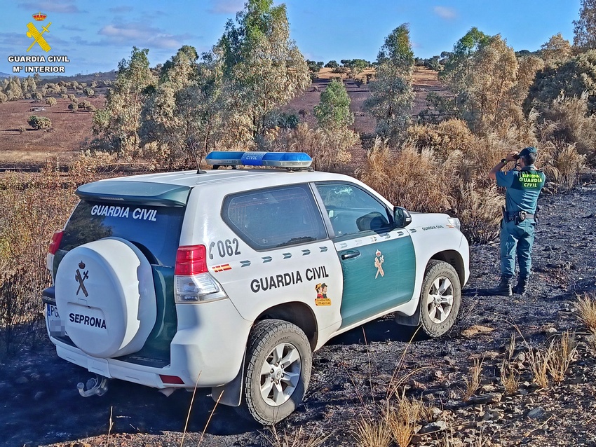 Investigado por imprudencia el conductor de una cosechadora que originó en Hornachos un incendio forestal 