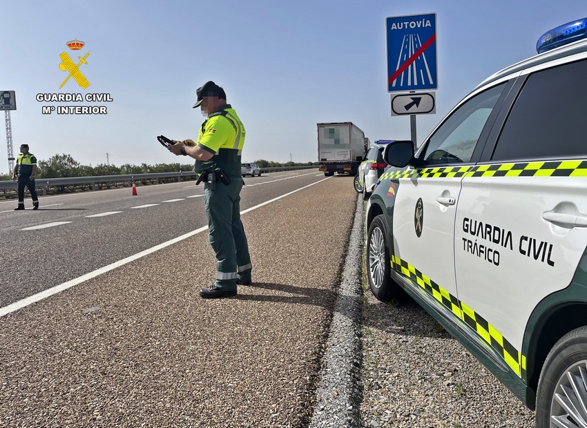 La DGT pone en marcha hoy una campaña de vigilancia y control de alcohol y otras drogas