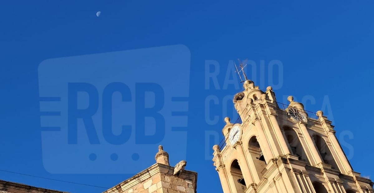 El Ayuntamiento actúa en varias mejoras del reloj de la Torre de los Almendros