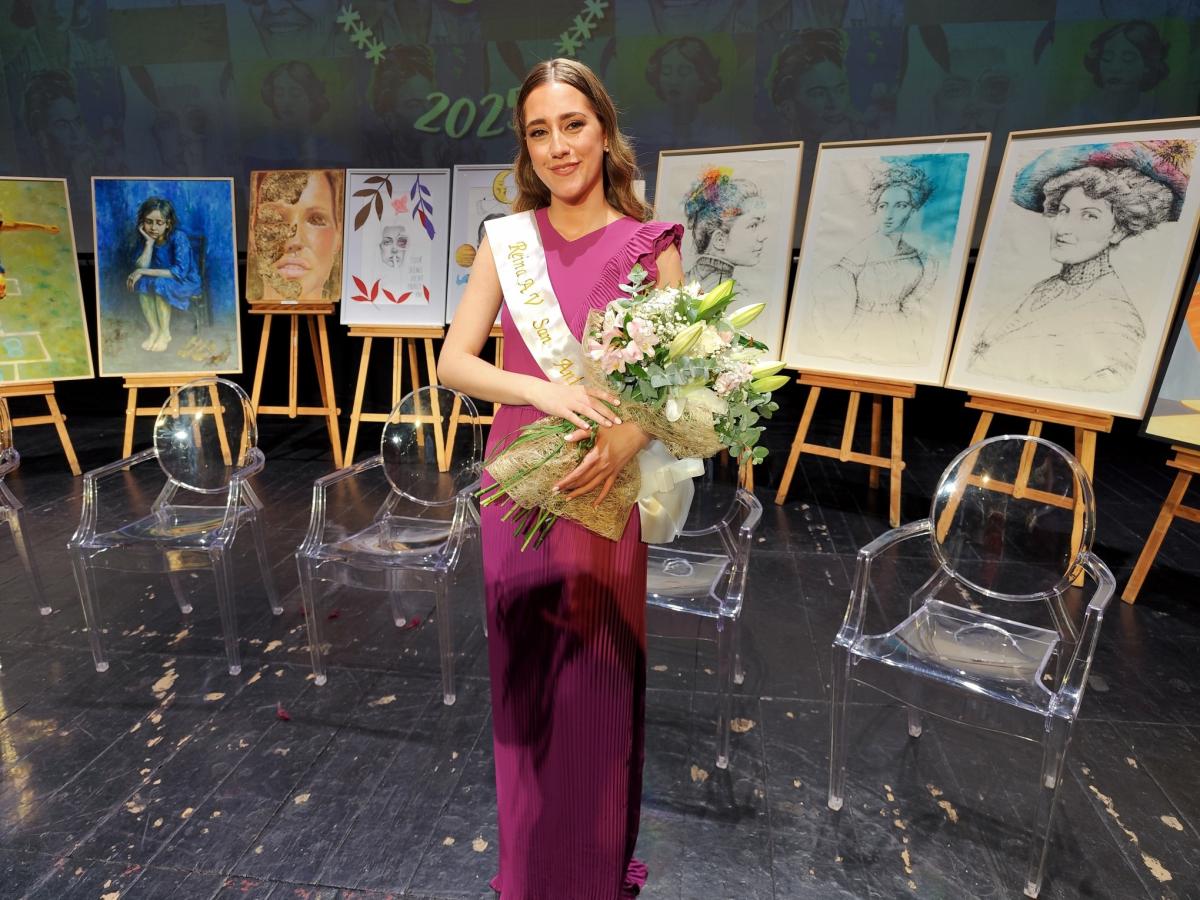 Rocío Pérez, de la barriada de San Antonio, es elegida reina de las fiestas