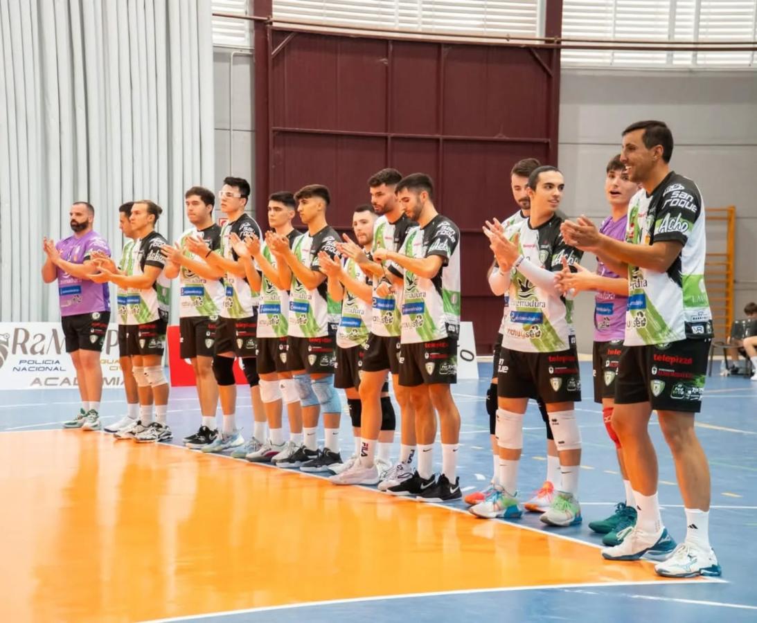 El Club Voleibol Almendralejo se prepara para otro año en Superliga 2