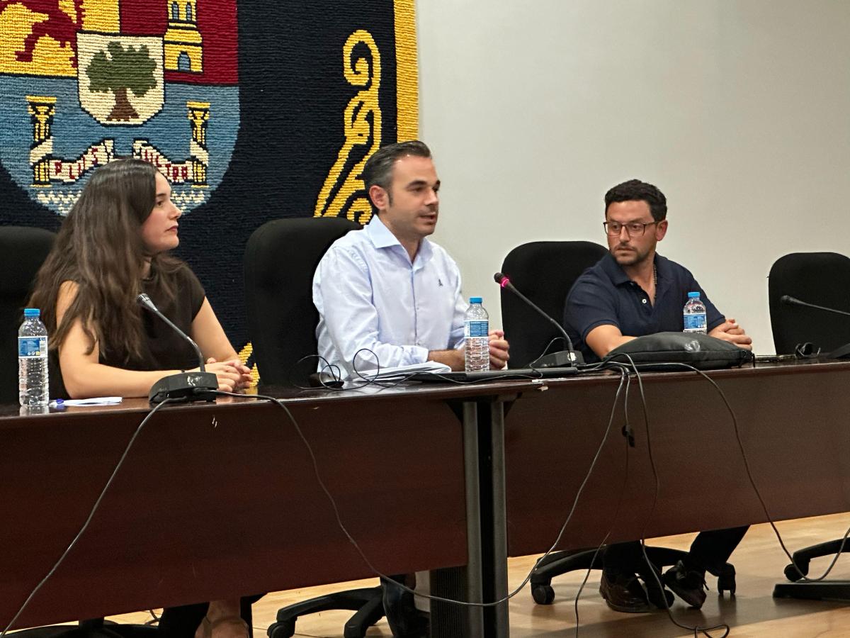 Agricultores se dieron cita en el Palacio del Vino para conocer el nuevo decreto sobre trazabilidad 
