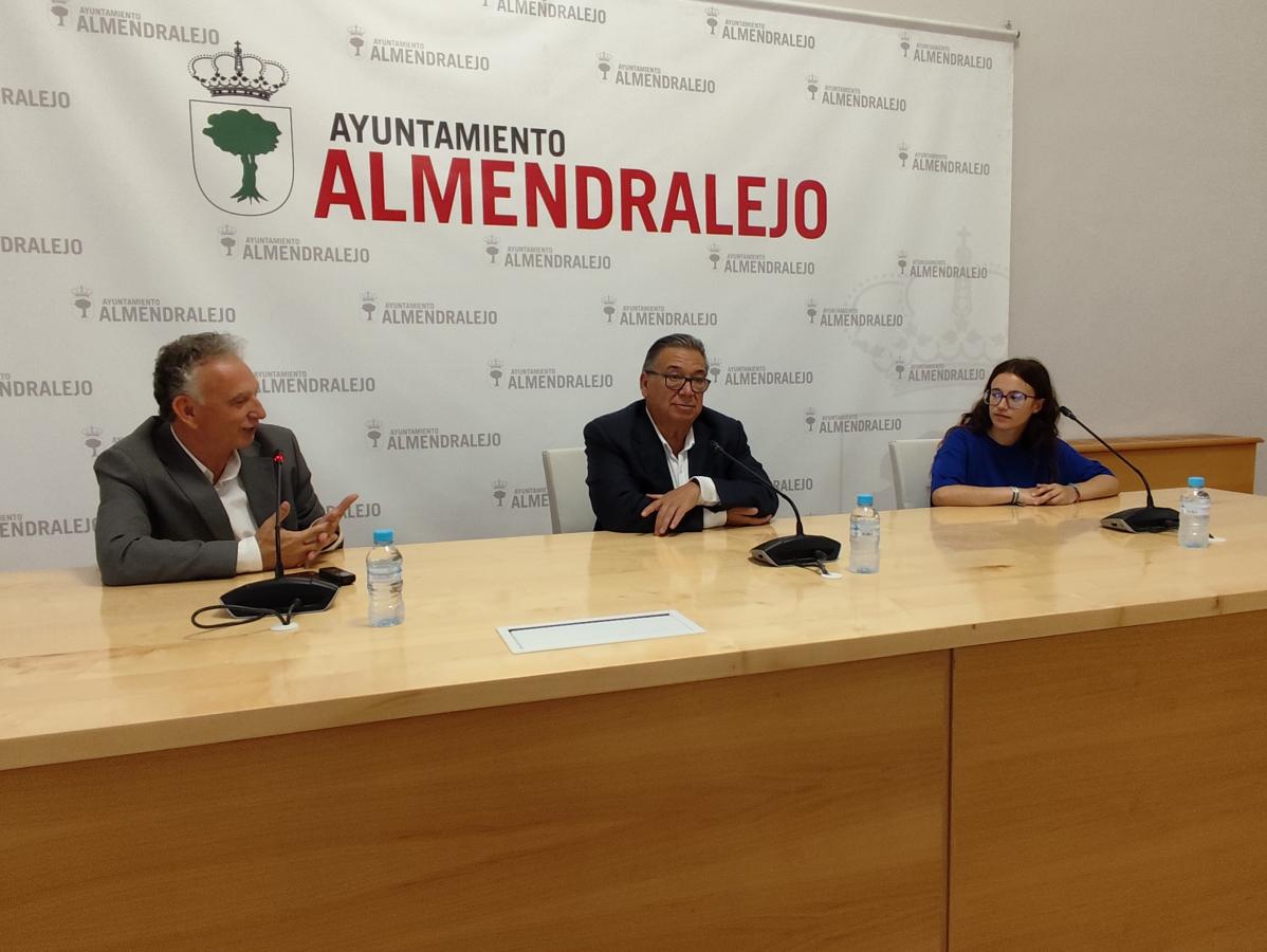 La almendralejense Aroa Mato traslada las inquietudes de los jóvenes a la Administración