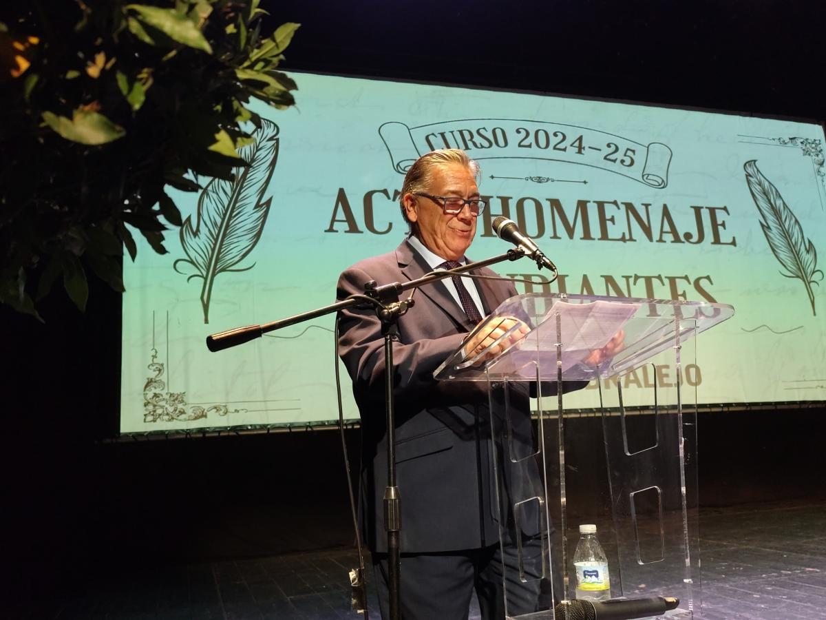 15 alumnos reciben un reconocimiento a los mejores expedientes académicos