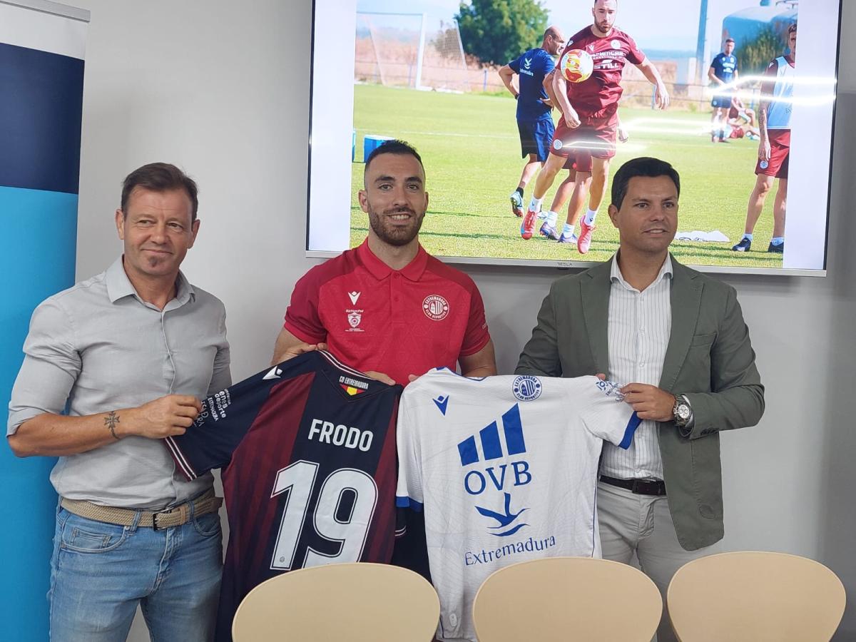 Alfredo Sualdea “Frodo” nuevo jugador del CD Extremadura