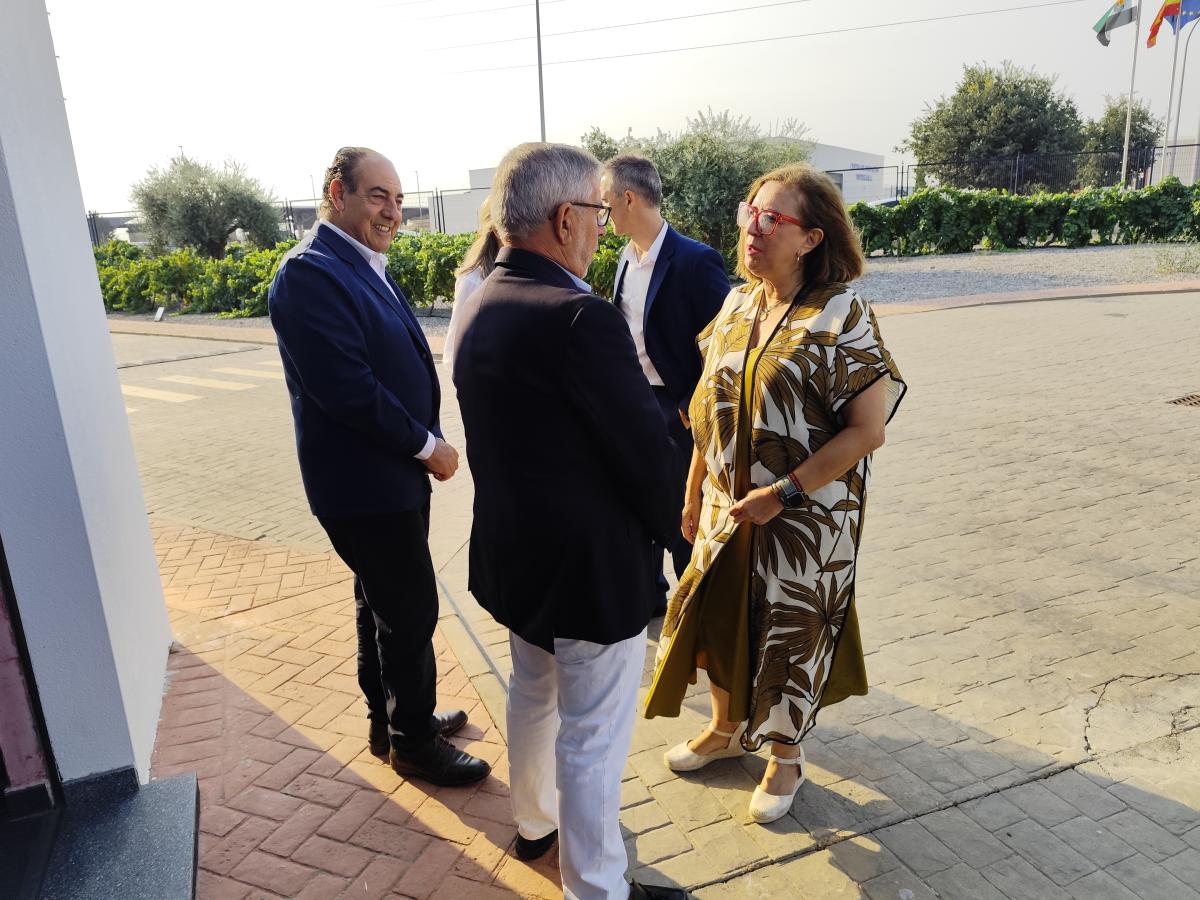Morán remite a agricultores y organizaciones al Observatorio de precios de la Consejería