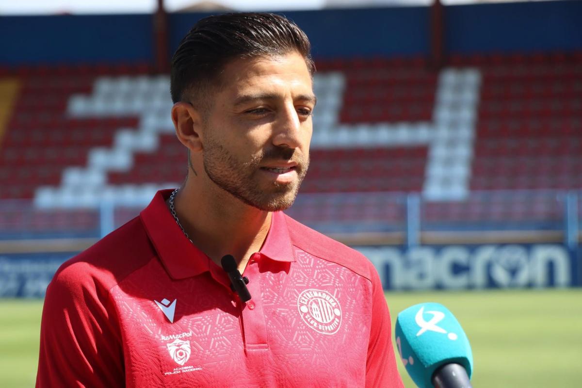 Gio Zarfino afirma que viene al Extremadura “a ascender”