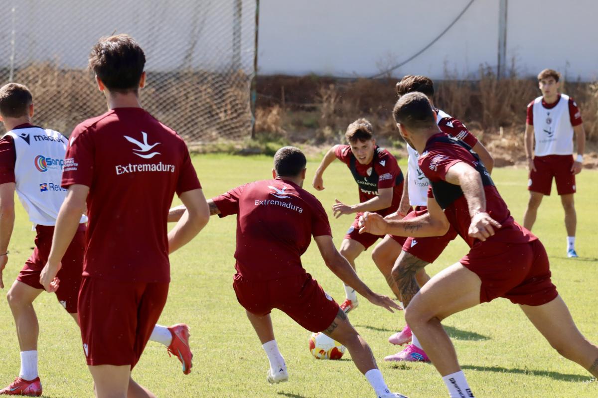 El Extremadura buscará su primera victoria en Segunda RFEF este domingo