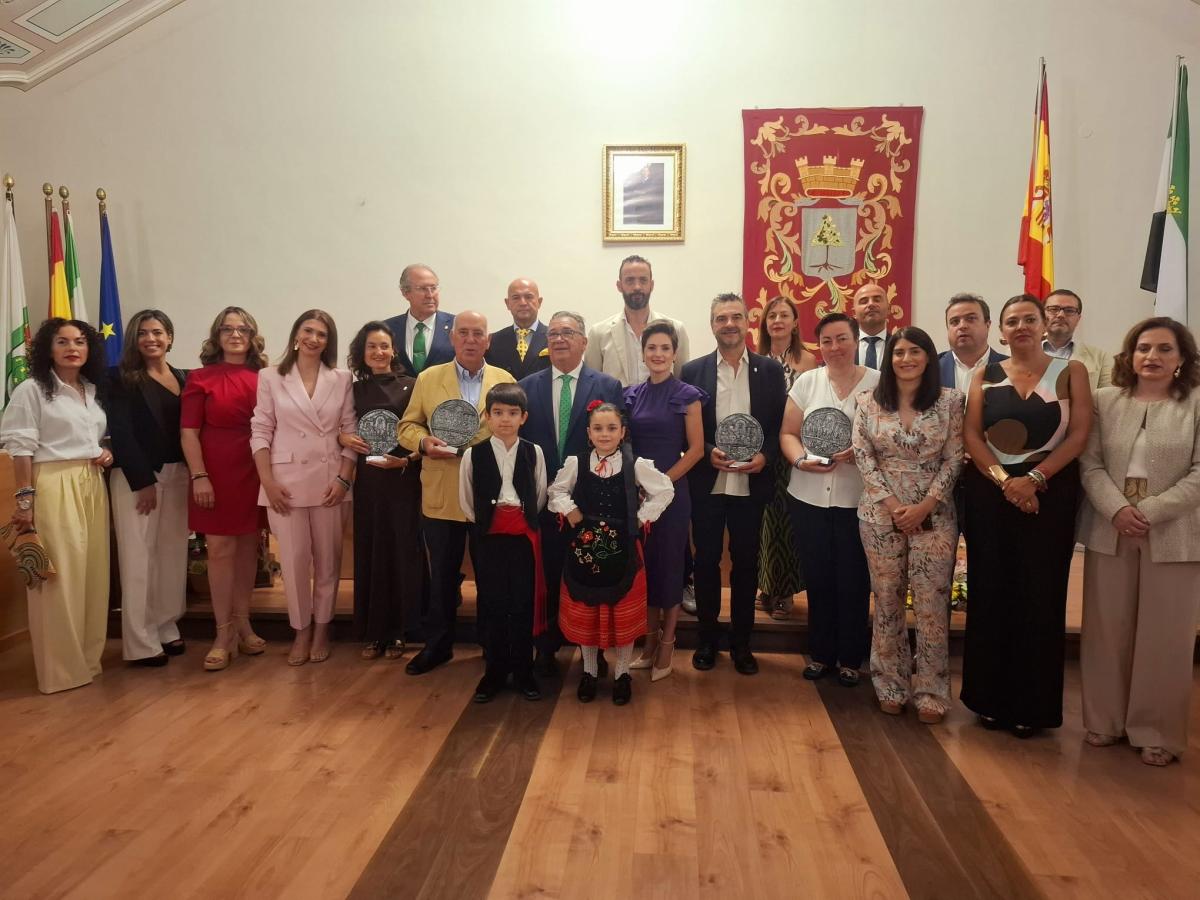 El alcalde pone en valor “el trabajo en equipo” durante su discurso institucional