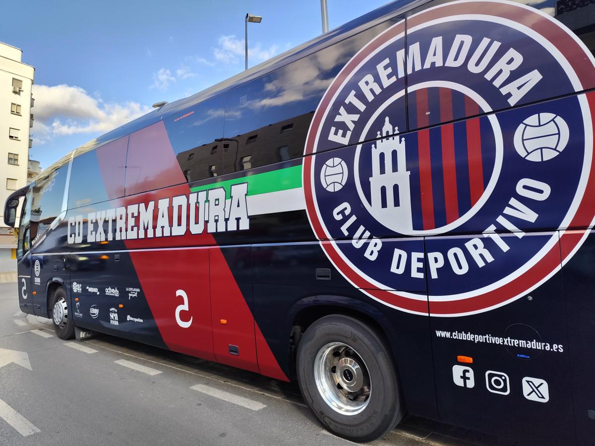 El Extremadura ya dispone de autobús oficial para realizar sus desplazamientos