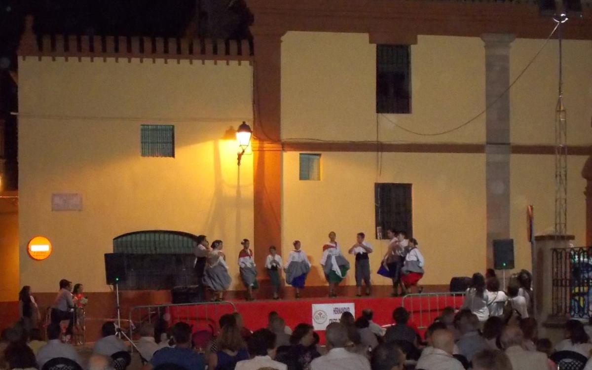 La Hermandad del Amparo celebra una verbena popular este sábado