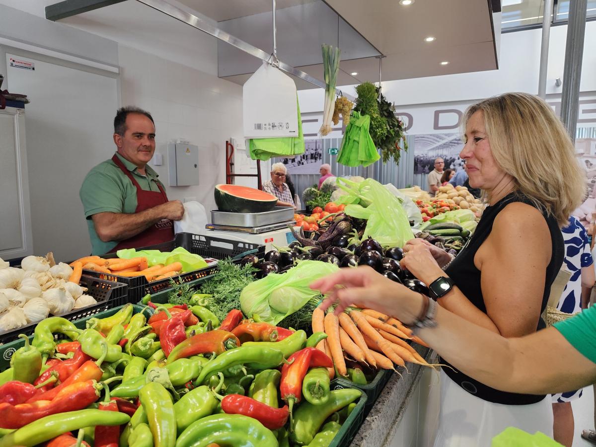 El  mercado municipal regresa a su ubicación original tras una reforma de 2,8 millones