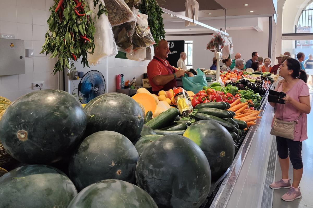 La apertura del mercado municipal suscita el interés de nuevos empresarios