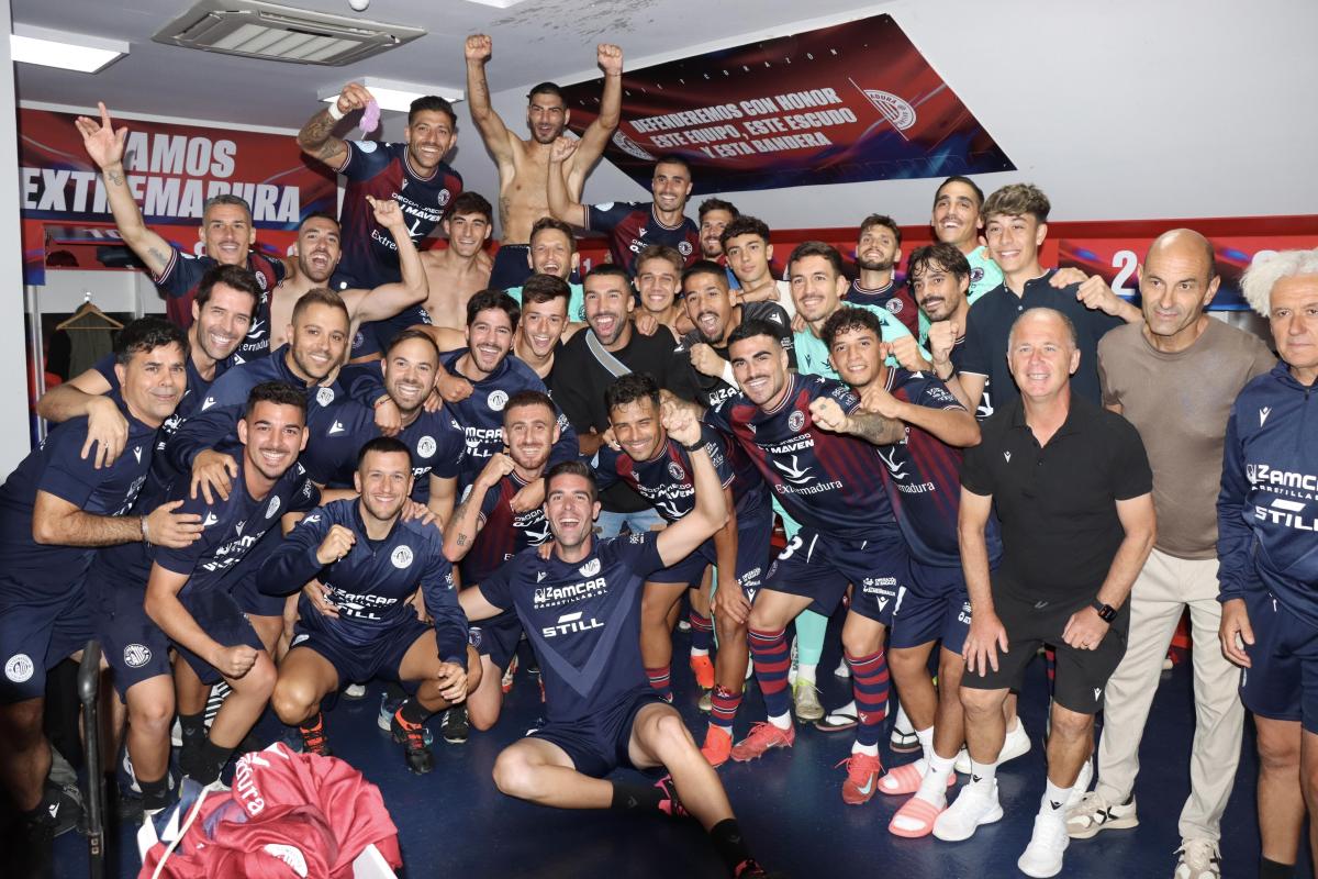 El Extremadura lidera la clasificación con su tercera victoria consecutiva