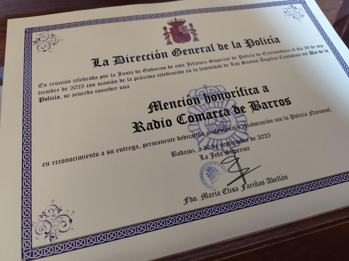 La Policía Nacional distingue a Recal, la Guardia Civil, Juliana Megías y Radio Comarca