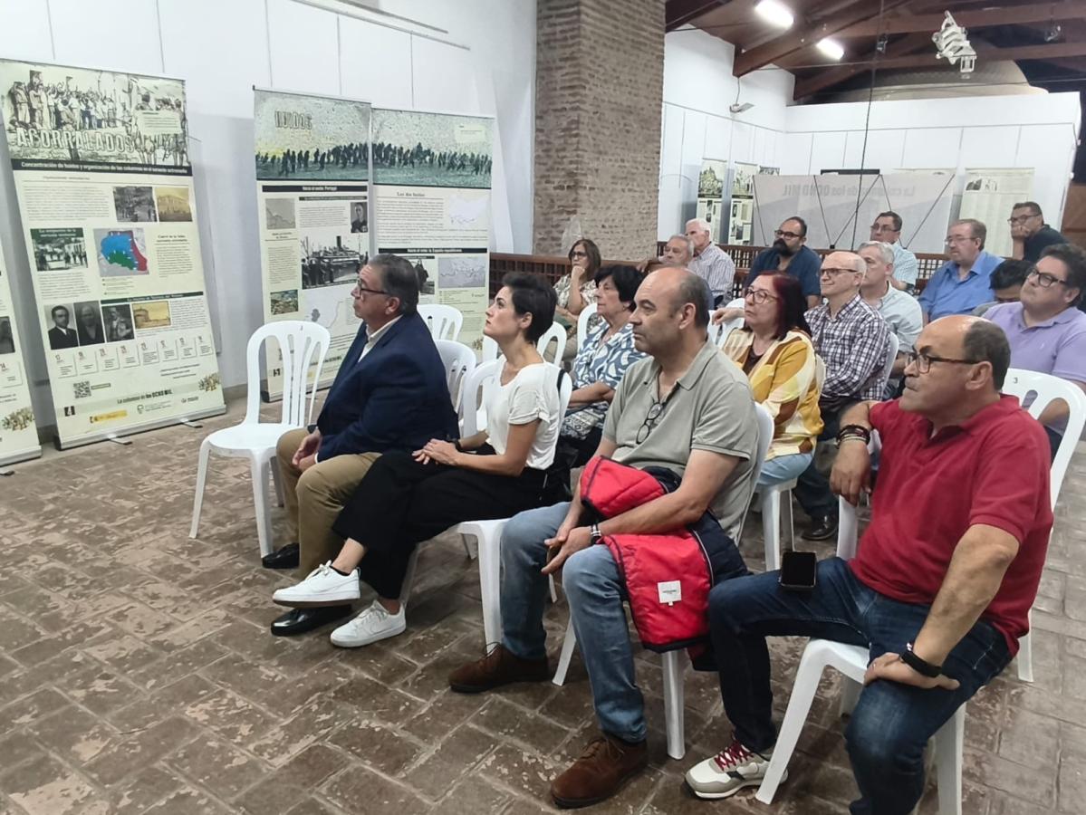 Inaugurada la exposición ‘La columna de los ocho mil’ en el centro cultural San Antonio