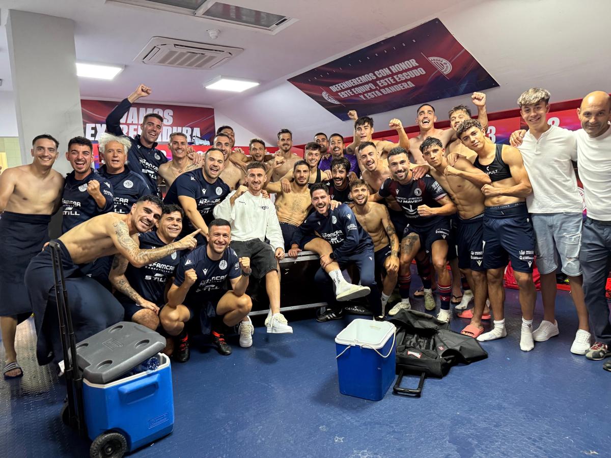 El Extremadura logra una sufrida victoria en casa ante el Xerez