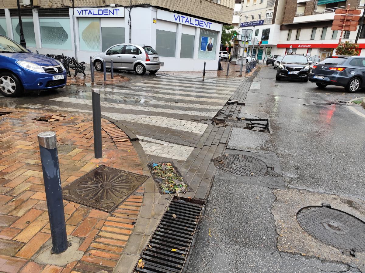 La tromba de agua deja calles cortadas, locales anegados y parques cerrados