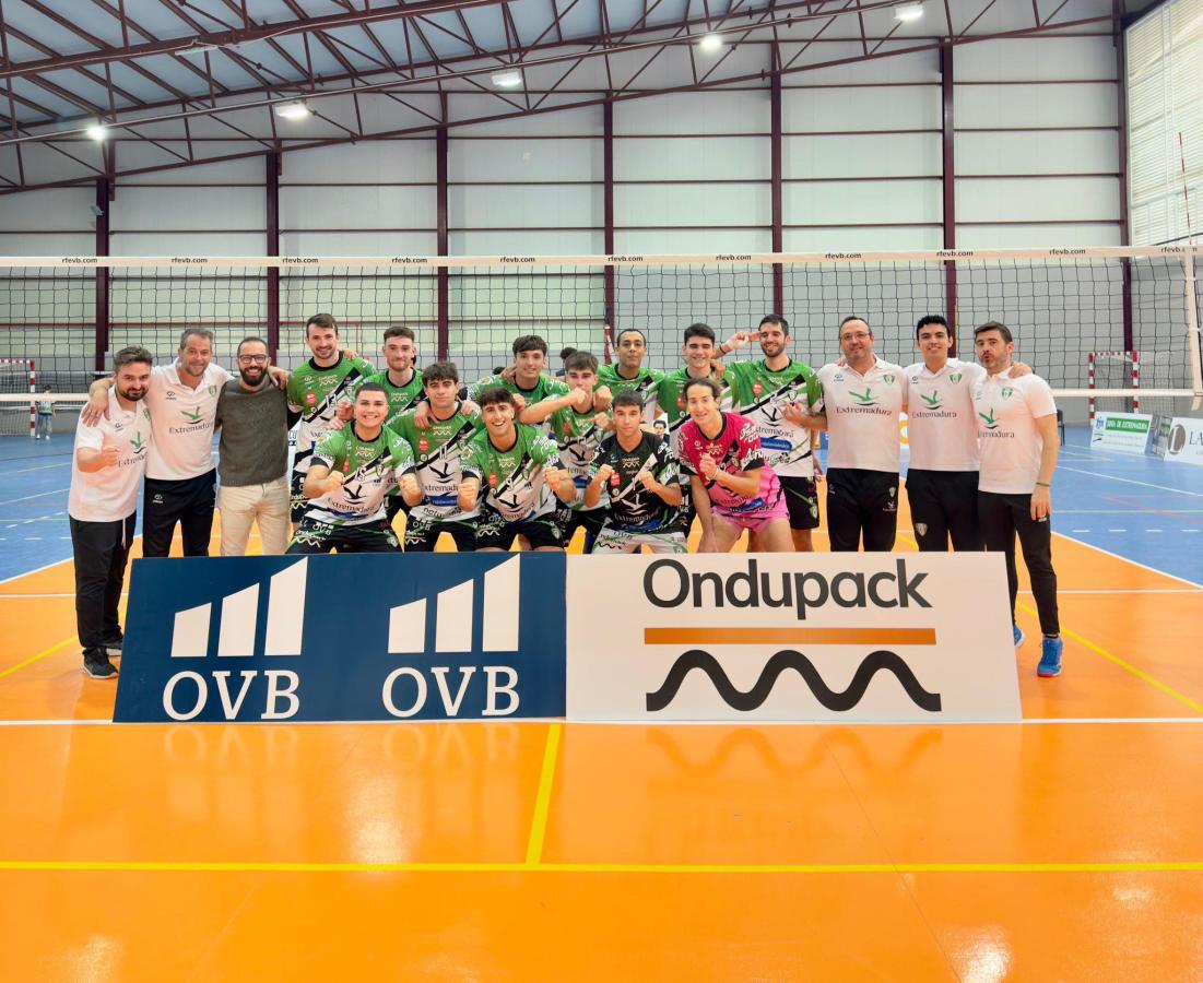 El CV Almendralejo requiere un autobús para los largos desplazamientos