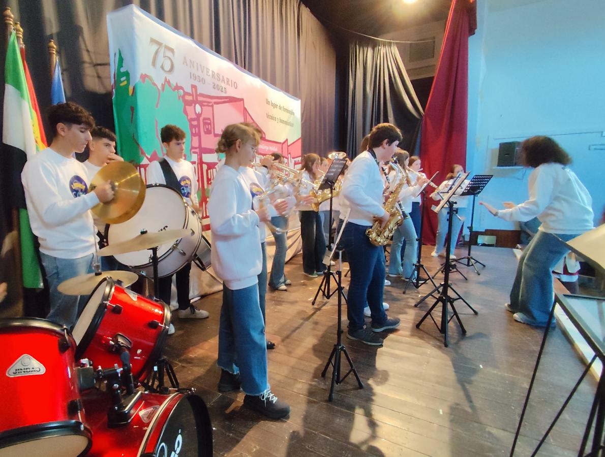 El Santiago Apóstol inicia los actos de celebración de su 75 aniversario