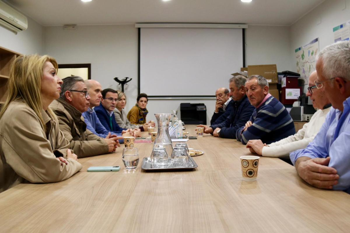 El PSOE pide a la Comunidad de Regantes que no se disuelva antes de las elecciones