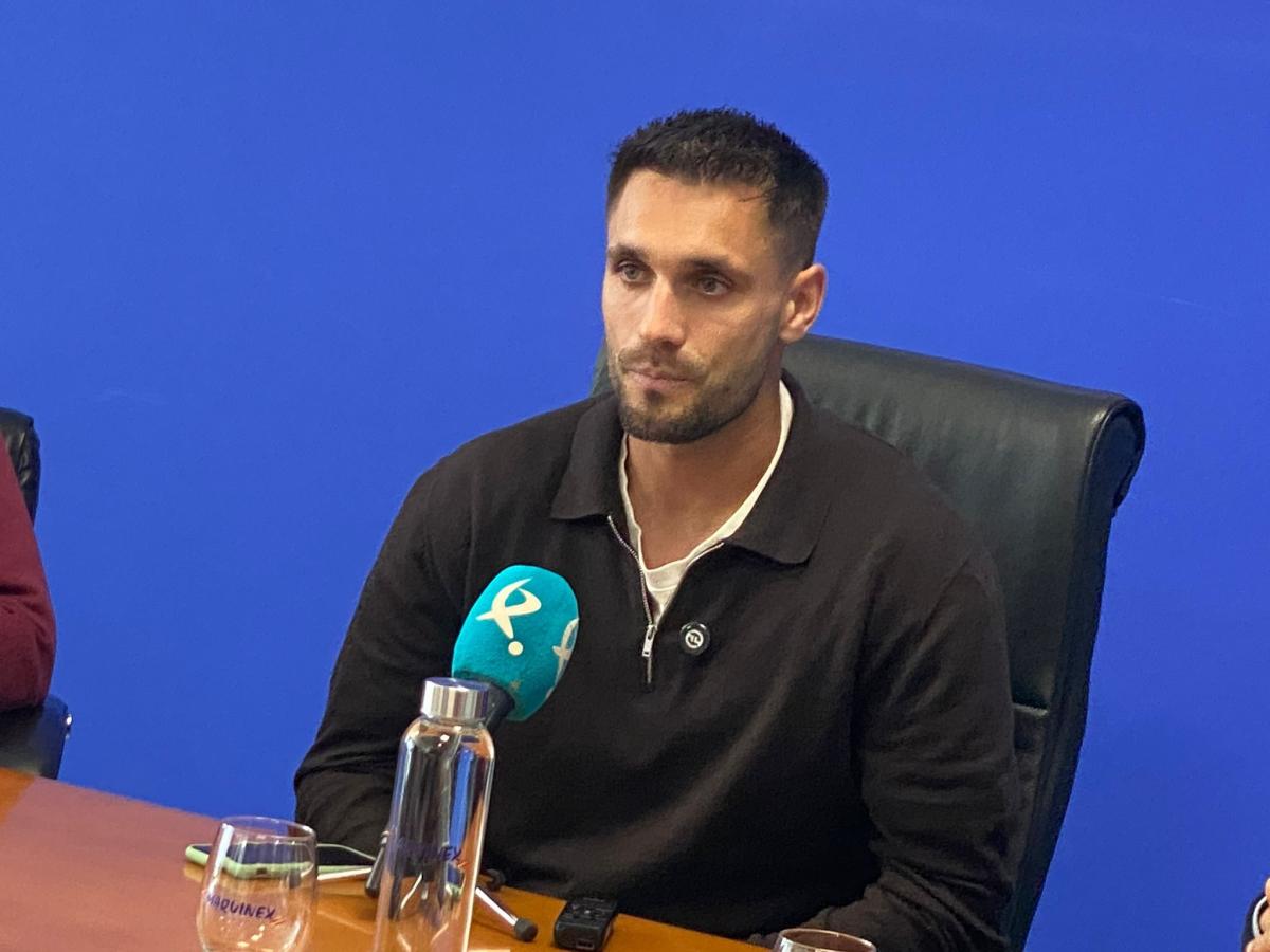 El pacense Rober Correa ya viste la camiseta del Extremadura