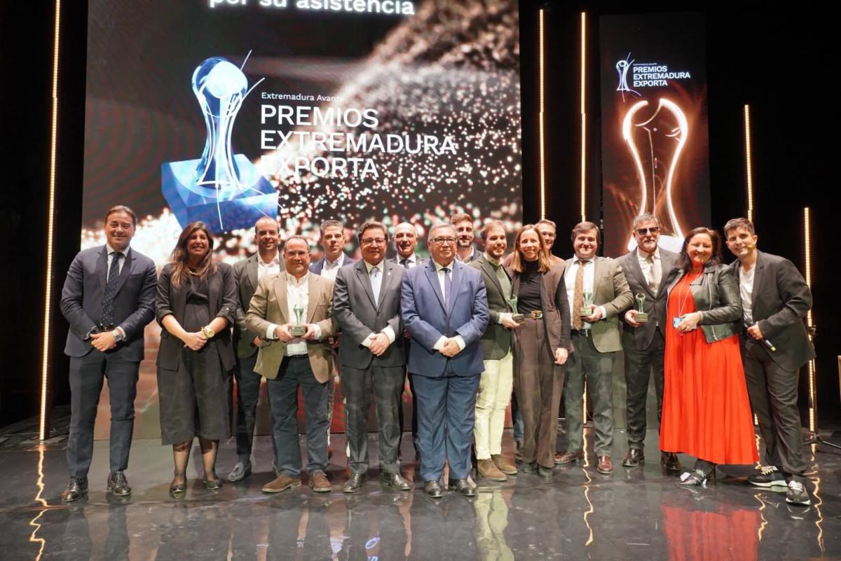Entregados en el teatro Carolina Coronado de Almendralejo los Premios Extremadura Exporta