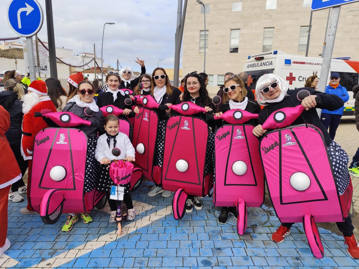 La San Silvestre solidaria llenó de color las calles de Almendralejo 