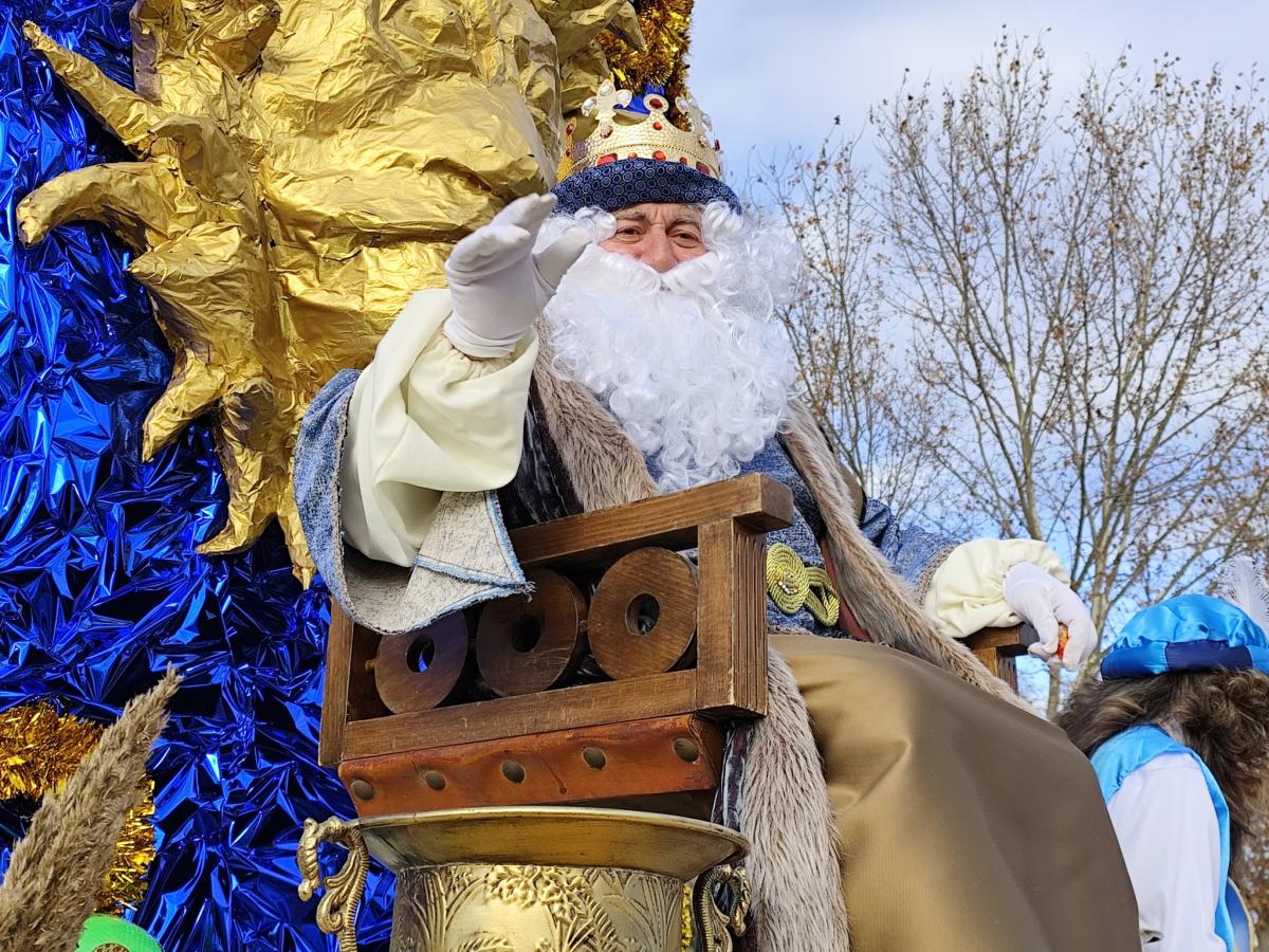 Los Reyes Magos llevaron  la ilusión a los niños en su tradicional cabalgata