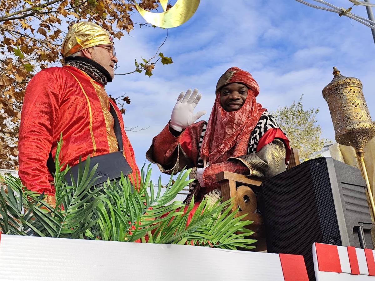 Los Reyes Magos llevaron  la ilusión a los niños en su tradicional cabalgata