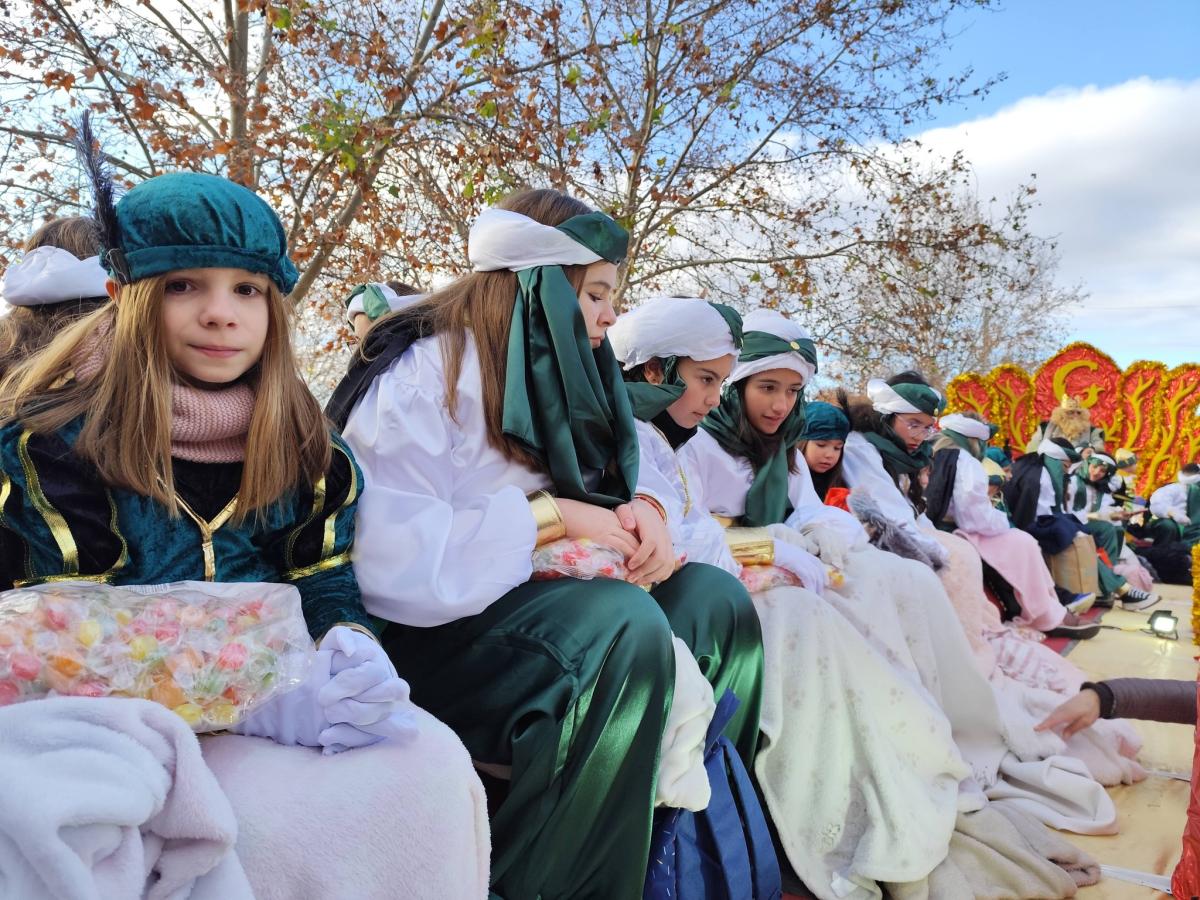 Los Reyes Magos llevaron  la ilusión a los niños en su tradicional cabalgata