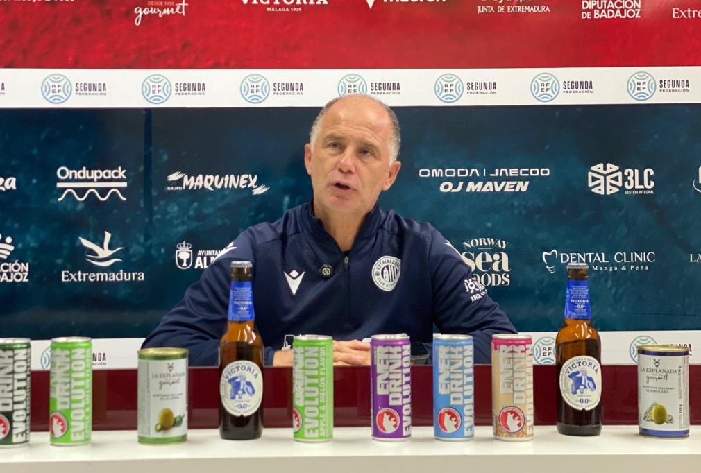 Destituido 'Cisqui' como entrenador del Extremadura