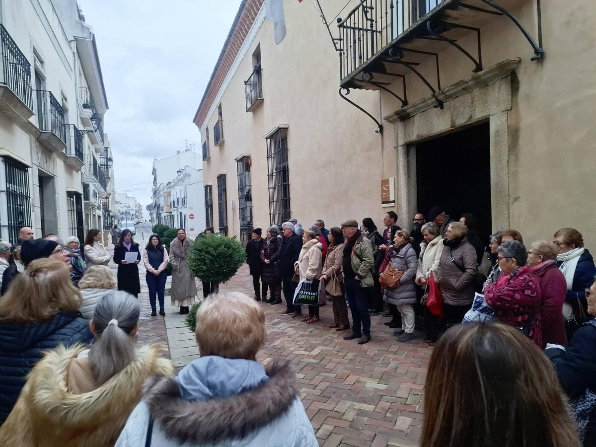 Minuto de silencio en Almendralejo por el último crimen machista en Badajoz