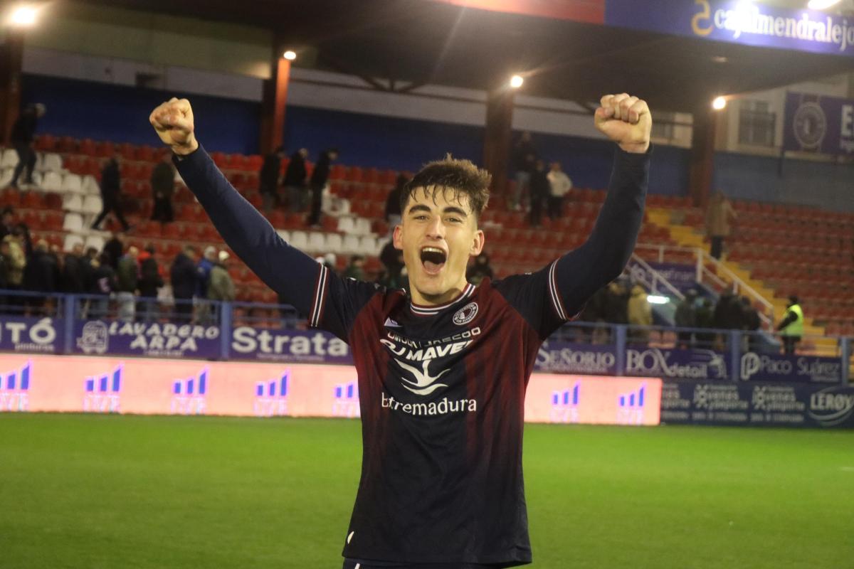 El Extremadura da un paso al frente en su envite ante el Puente Genil