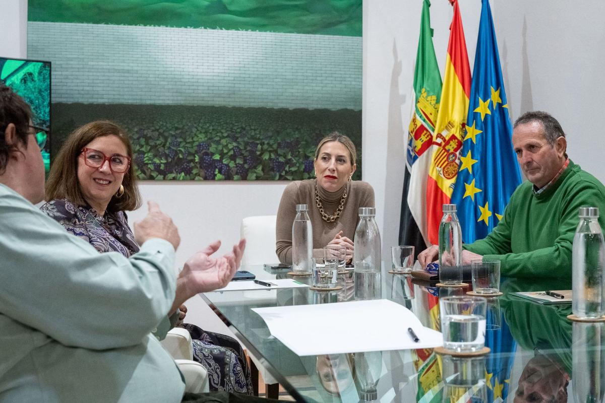 Apag Extremadura Asaja pide a Guardiola el cese de Elena Nevado