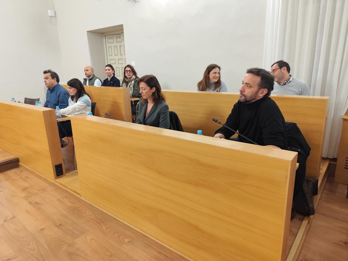 El Pleno aprueba varias mejoras en las condiciones de empleados municipales