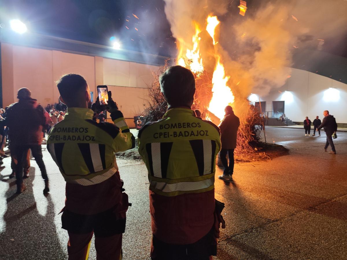 Las pantarujas ardieron durante la celebración de las Candelas