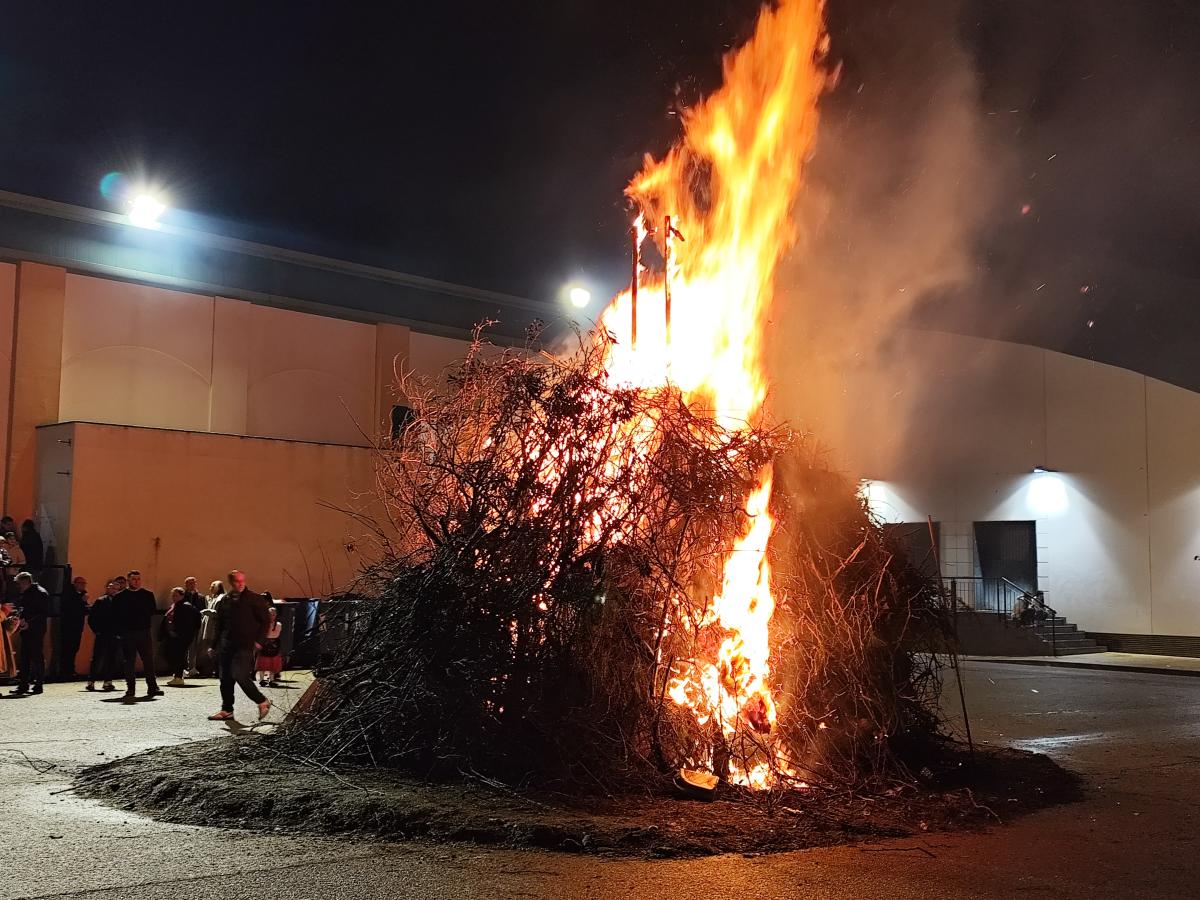 Las pantarujas ardieron durante la celebración de las Candelas