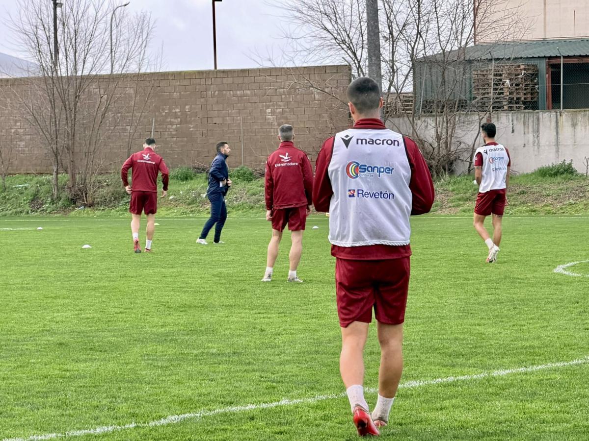 El Extremadura jugará finalmente en la noche del domingo