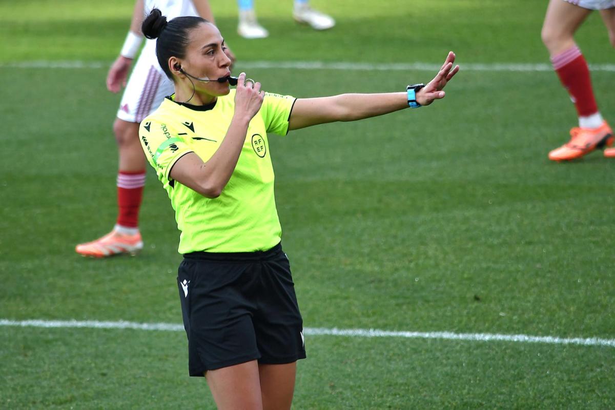 La árbitra almendralejense Melissa López Osorio dirigirá el Sevilla FC – Atlético de Madrid