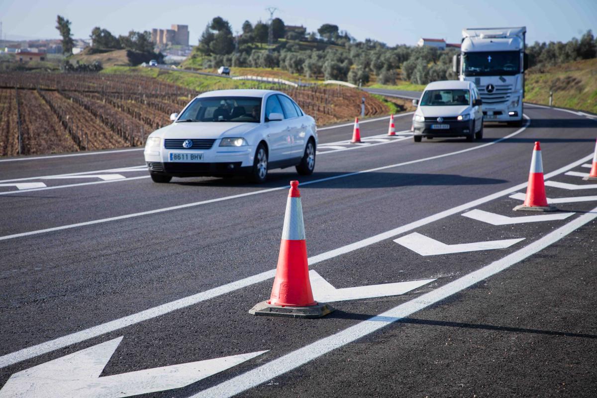 Las obras de la carretera entre Almendralejo y Aceuchal concluirán en marzo