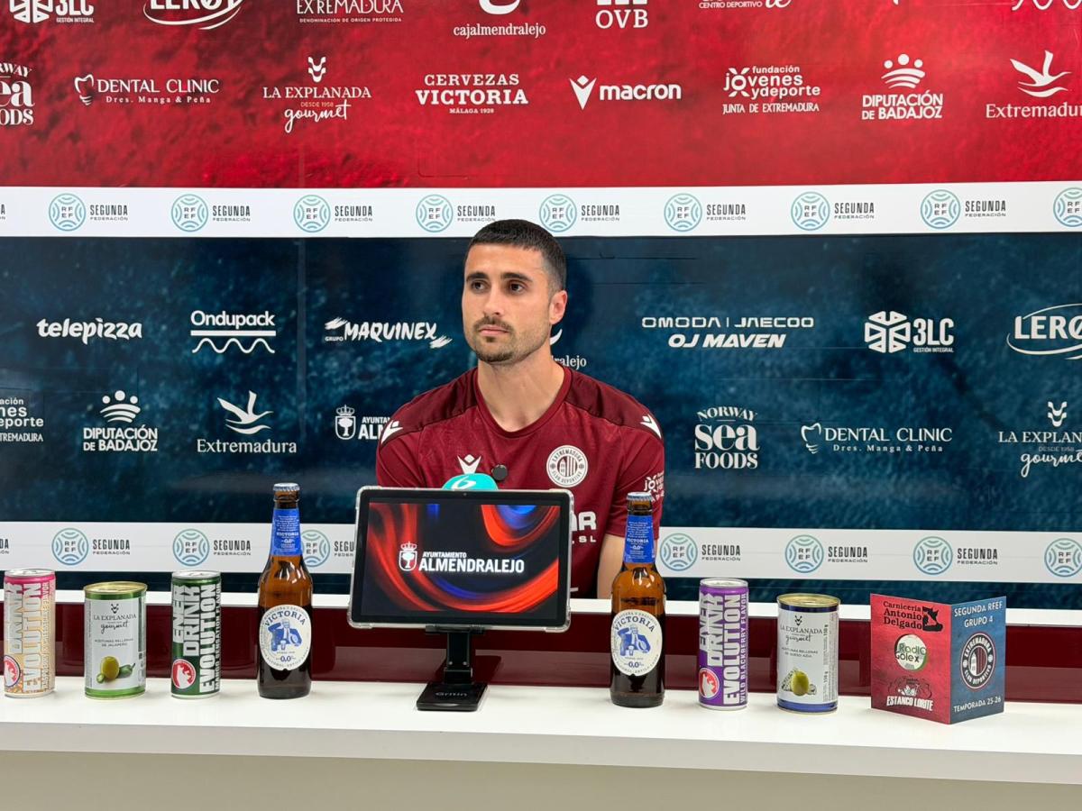 El Extremadura recibe al Lorca Deportiva el domingo en el Francisco de la Hera