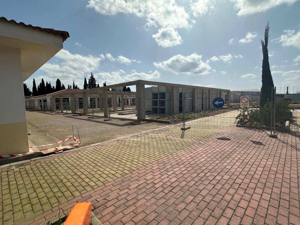 En construcción 320 nuevos nichos en el cementerio municipal