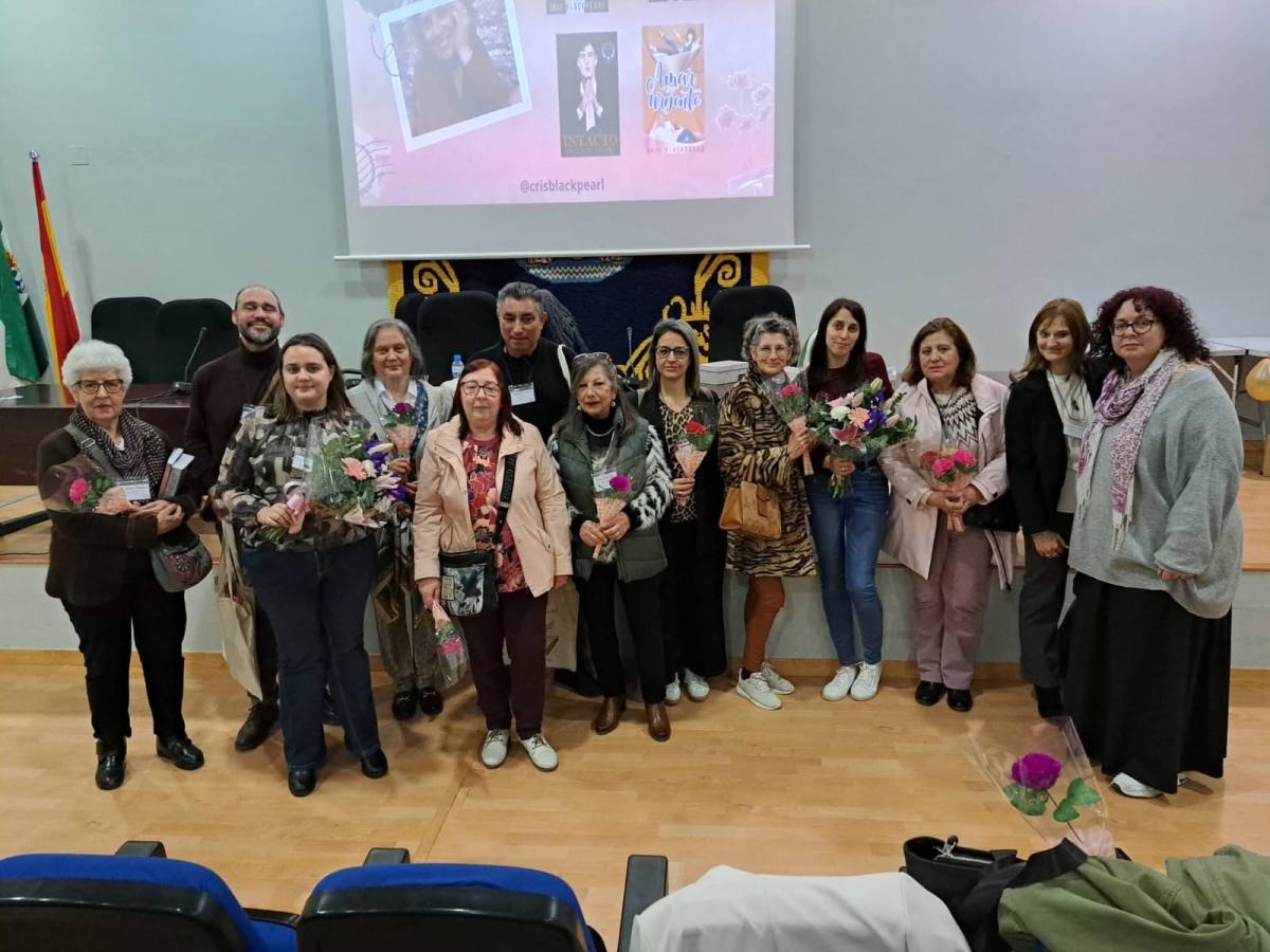 Almendralejo acoge con éxito el I Encuentro de Novela Romántica