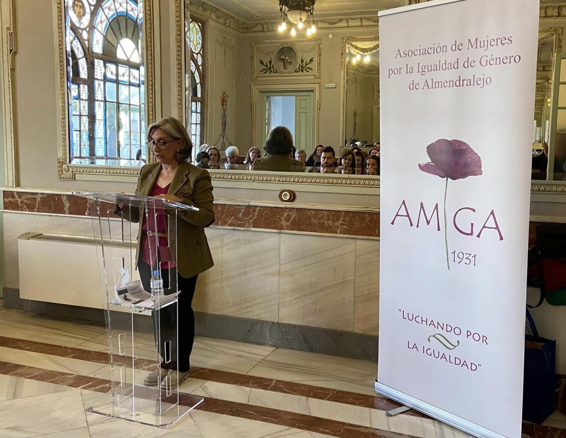 Amiga 1931 premia la trayectoria de las trabajadoras sociales María Lina Mancha y Antonia Martínez