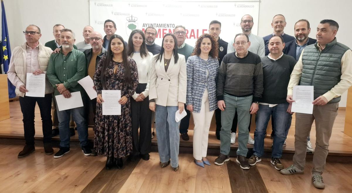 15 funcionarios toman posesión de sus nuevos puestos en el Ayuntamiento