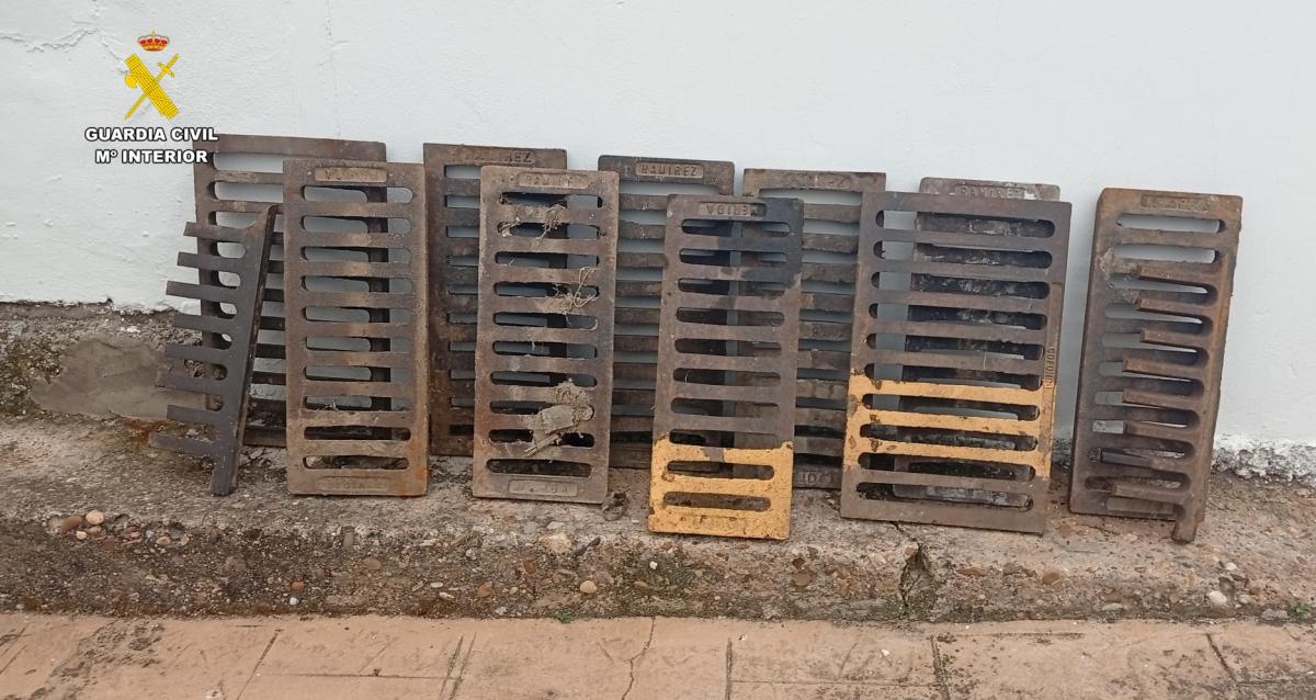 Investigado un vecino de Aceuchal por sustraer rejas de alcantarillado público de su localidad